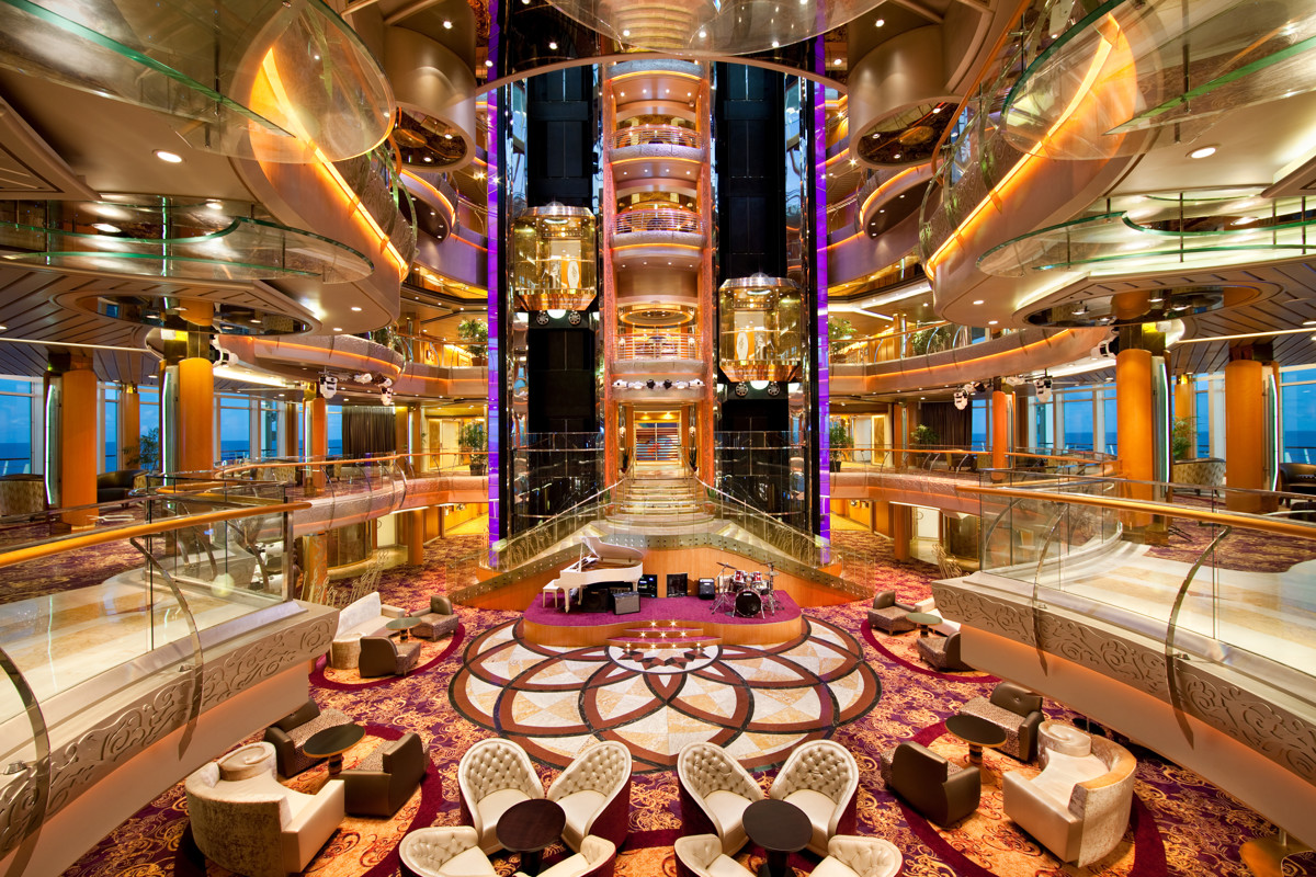 RCI Rhapsody of the Seas Centrum.jpg
