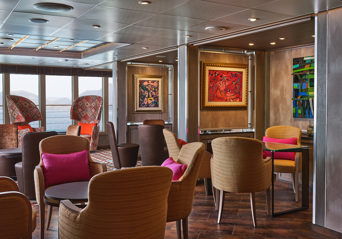 SilverSea Cruises Silver Moon Arts Cafe 1.jpg
