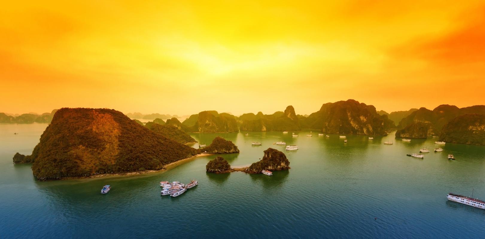 Shutterstock 187133138 Ha Long Bay