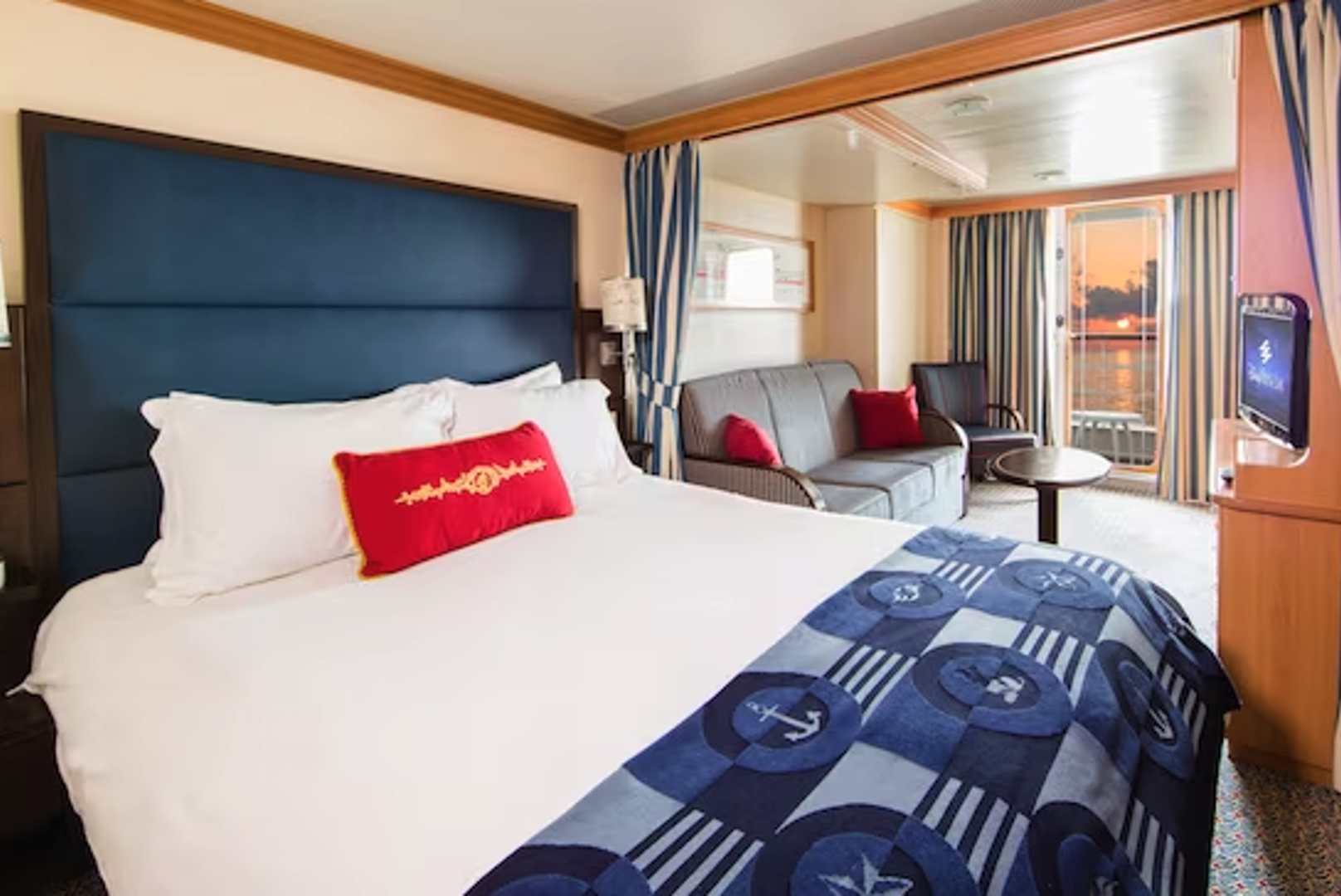 Deluxe Family Oceanview Stateroom with Verandah