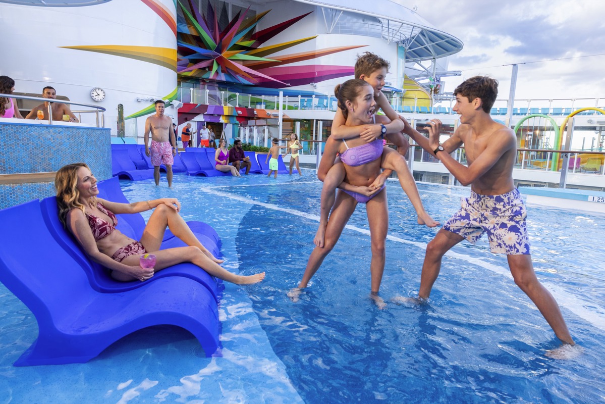 Rci Icon Of The Seas Royal Bay Pool   R.Jordan 1.Jpg