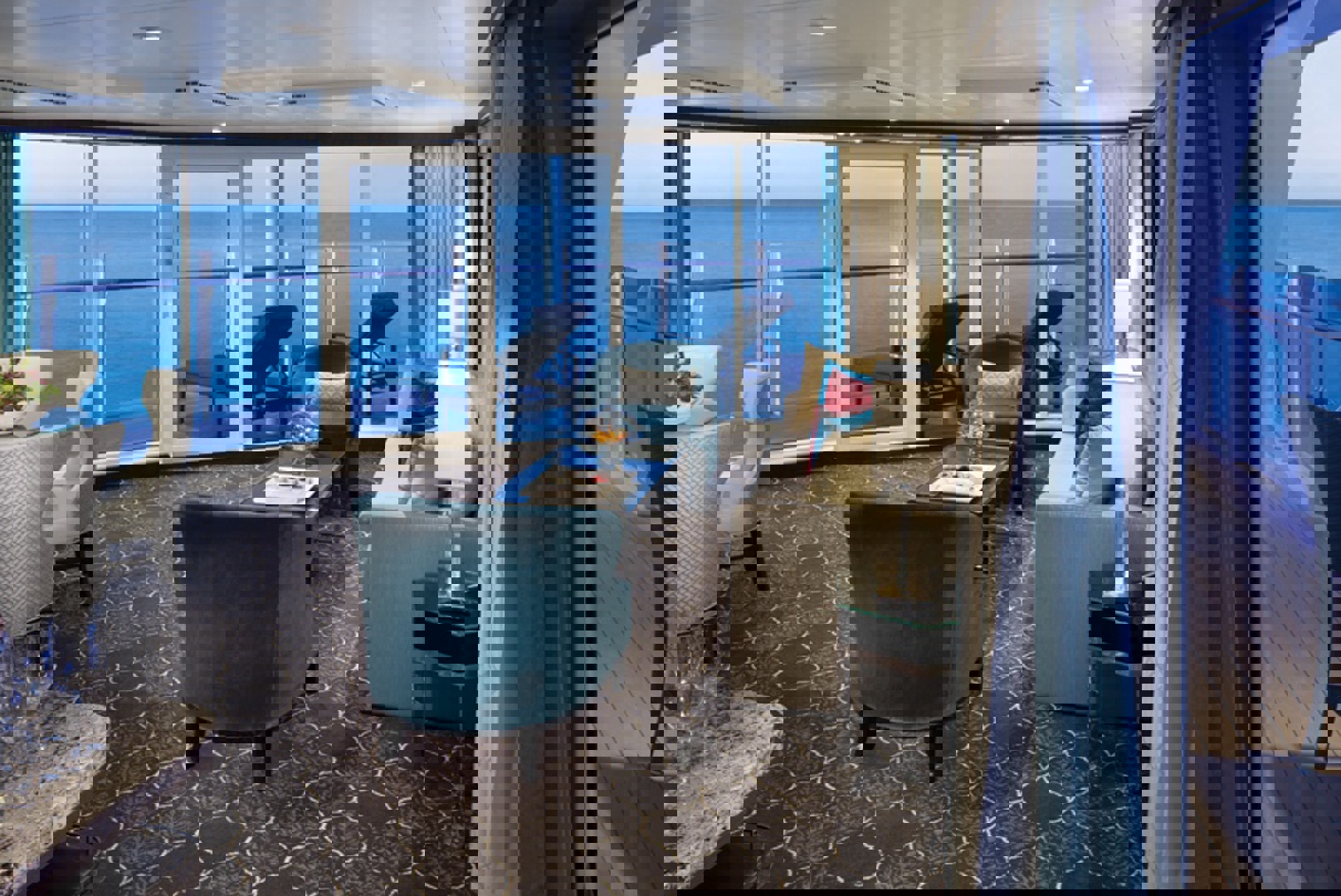 Spacious AquaTheatre Suite Large Balcony - 2 Bedroom