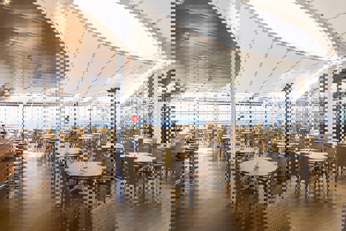 MSC Cruises MSC Lirica La Pergola Outside Bar 0.jpg