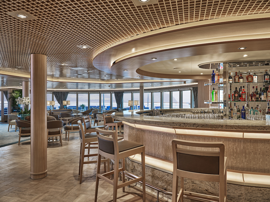 SilverSea Cruises Silver Moon Panorama 3.jpg