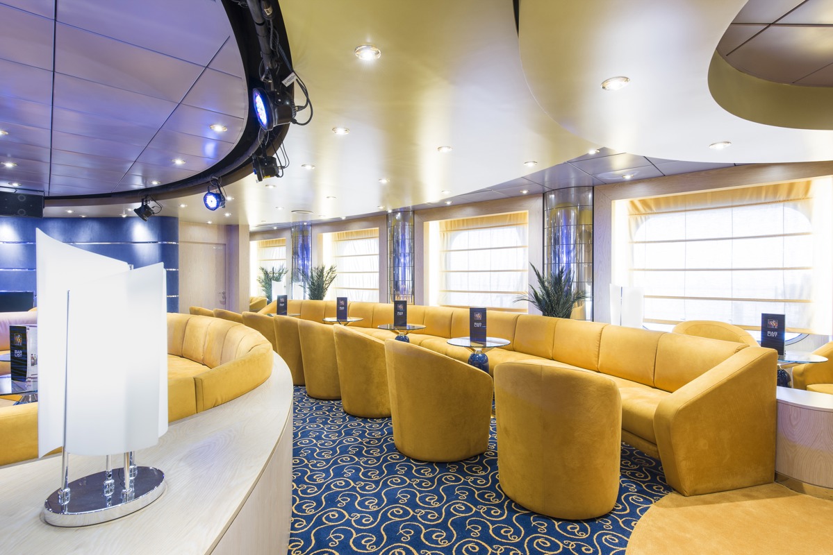 MSC Cruises MSC Lirica Le Cabaret 0.jpg