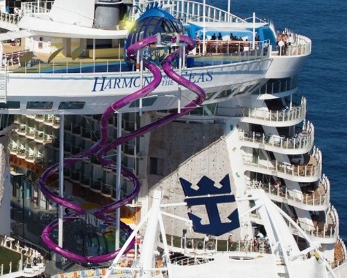 Harmony of the Seas ultimate abyss waterslide.jpg